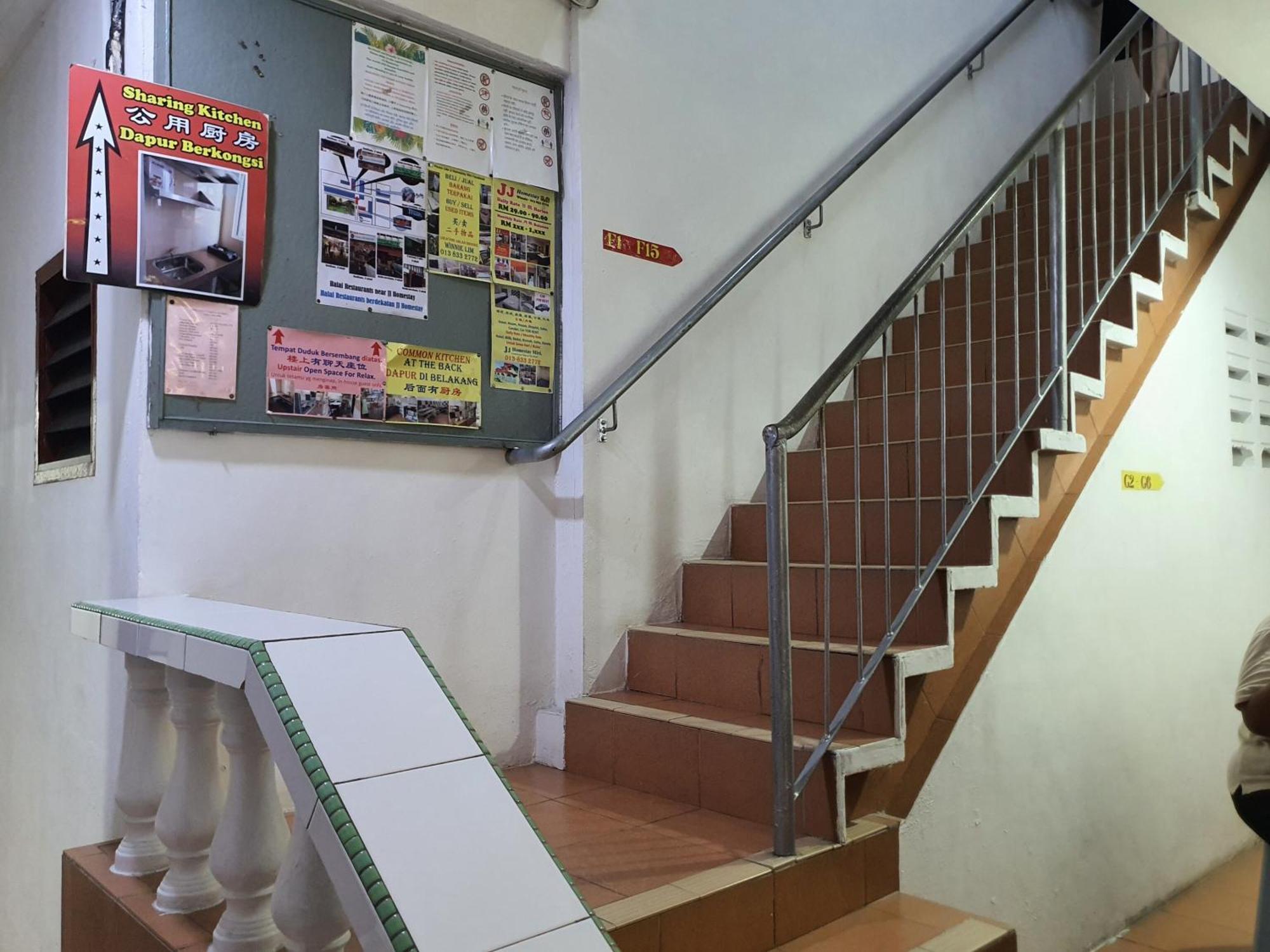 Oyo 90972 Jj Homestay Miri Exterior photo