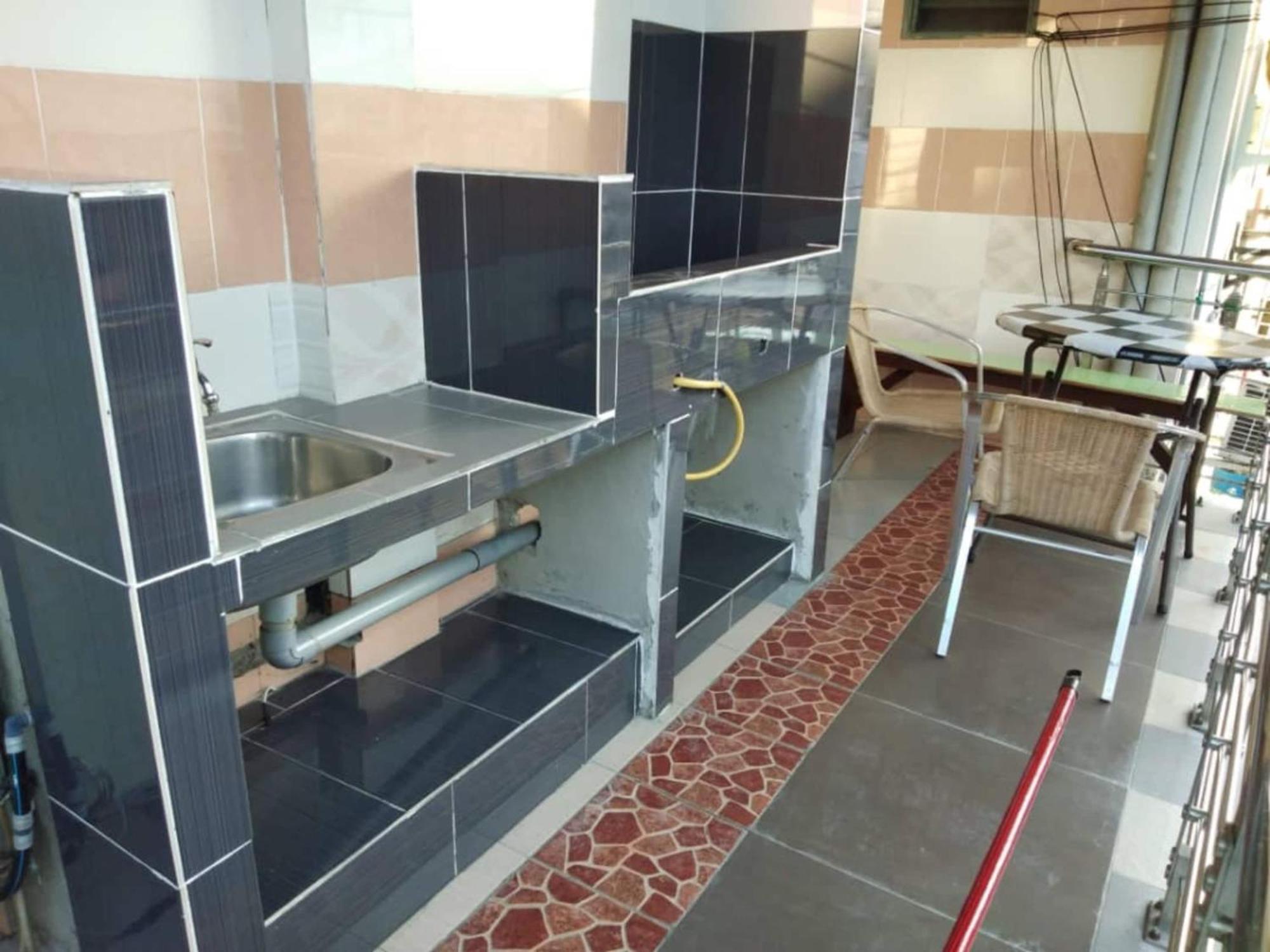 Oyo 90972 Jj Homestay Miri Exterior photo